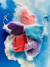 Load image into Gallery viewer, EXFOLIATING GLOVE

